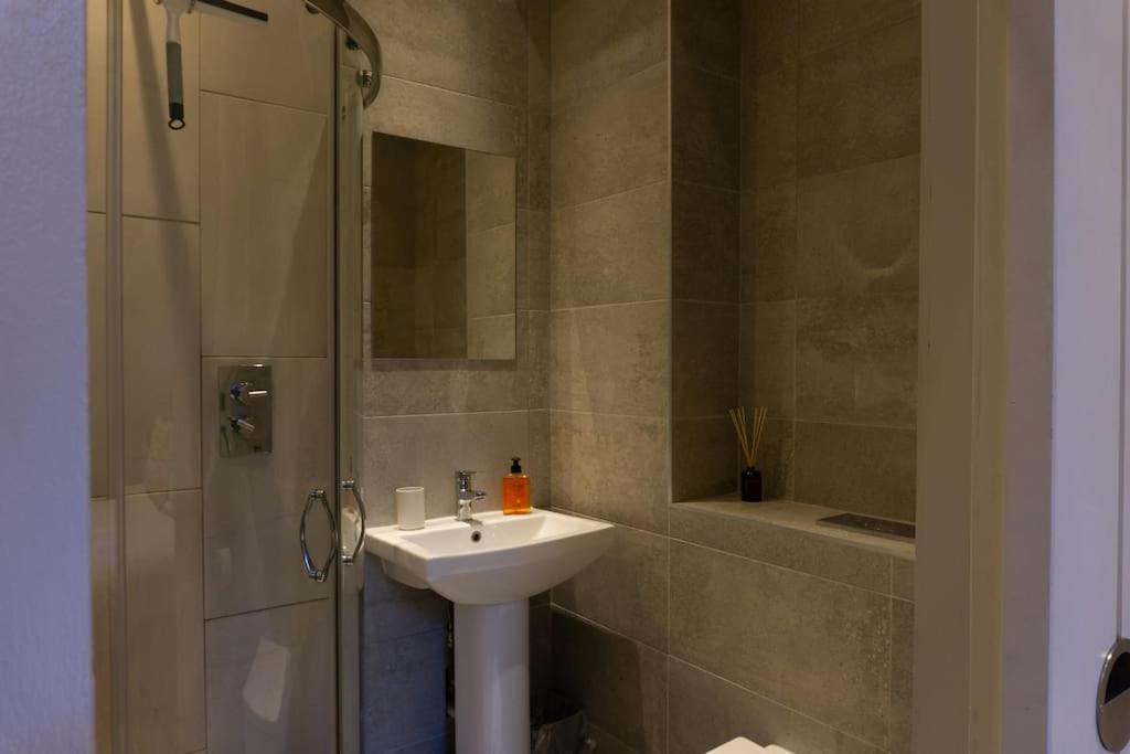 Spacious Apartment In City Centre - Free Parking Nottingham Ngoại thất bức ảnh